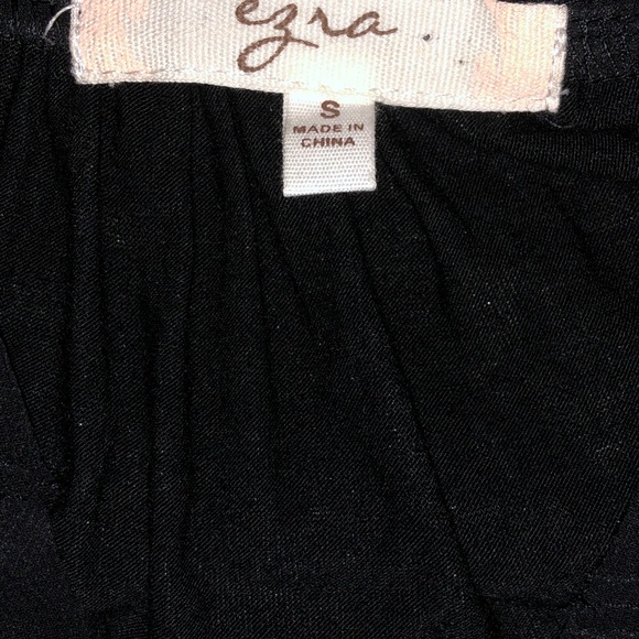 💕 Ezra Black blouse size small - Picture 5 of 8